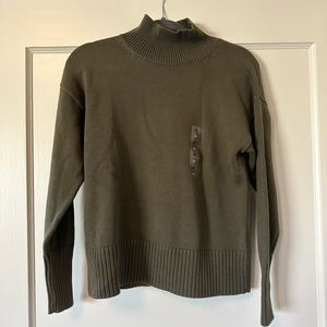 GAP women’s green knit mock neck sweat size XS